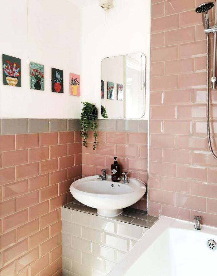 Granville 5Br Townhouse - Ideal For Groups, Families Or Contractors By Suitely Cheltenham Eksteriør billede