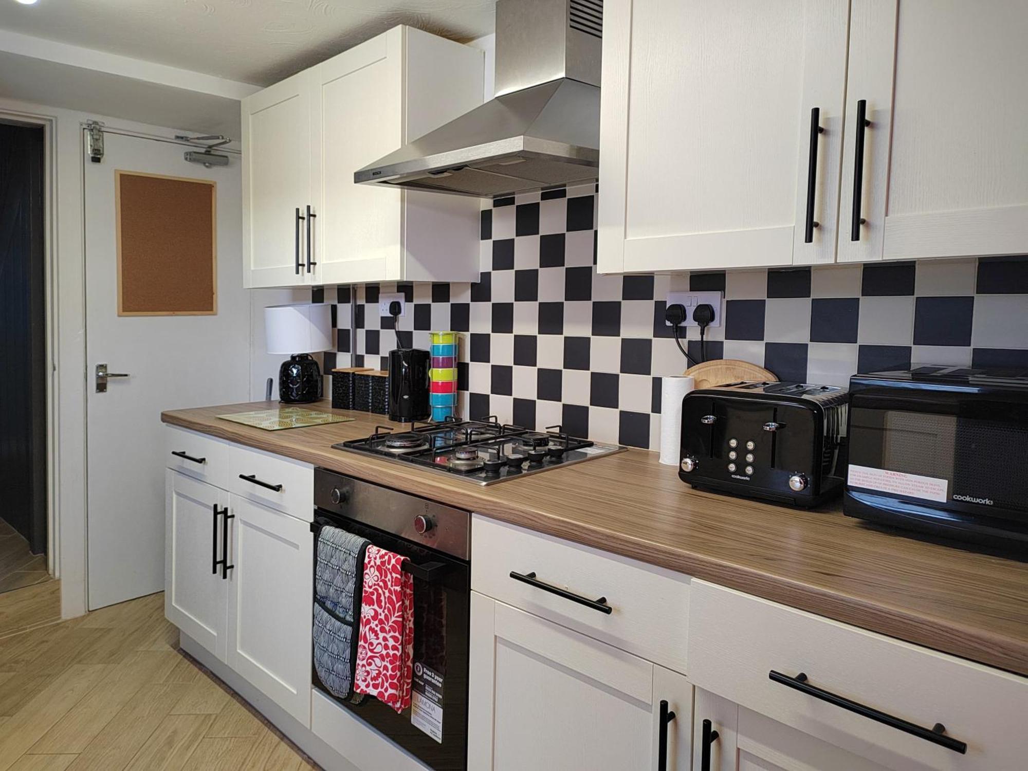 Granville 5Br Townhouse - Ideal For Groups, Families Or Contractors By Suitely Cheltenham Eksteriør billede